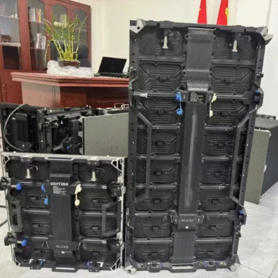 Pre-owned LIGHTLINK Rock series 3.91 outdoor screen